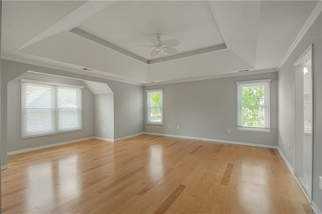 6913 RED OAK Drive, Shawnee, KS 66217