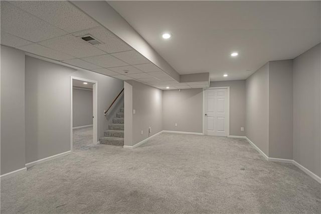 6913 RED OAK Drive, Shawnee, KS 66217