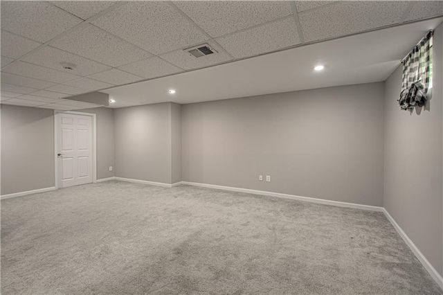 6913 RED OAK Drive, Shawnee, KS 66217