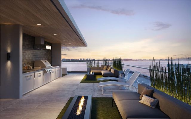 688 GOLDEN GATE POINT 202, Sarasota, FL 34236