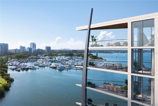 688 GOLDEN GATE POINT 202, Sarasota, FL 34236