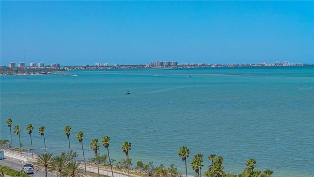 688 GOLDEN GATE POINT 202, Sarasota, FL 34236