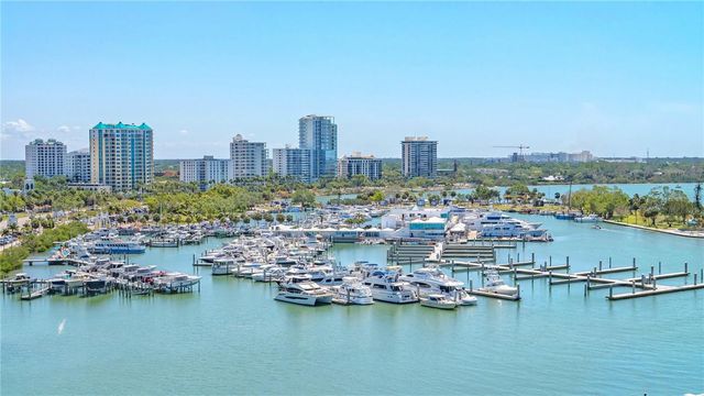688 GOLDEN GATE POINT 202, Sarasota, FL 34236