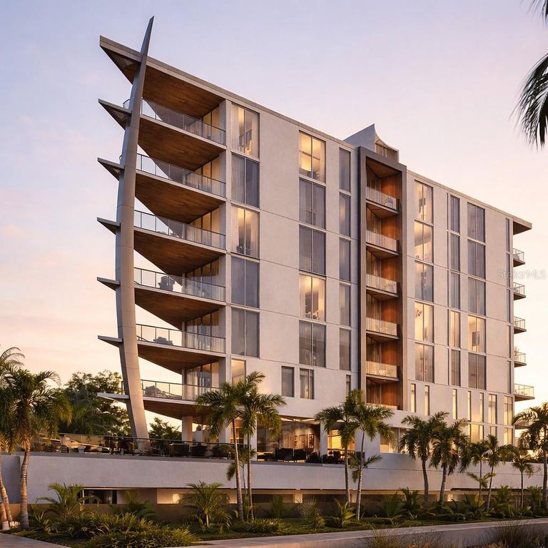 688 GOLDEN GATE POINT 202, Sarasota, FL 34236