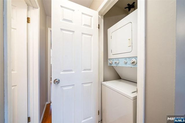 54 Chestnut Street, Weehawken, NJ 07086