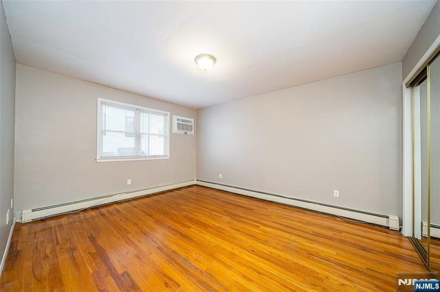 54 Chestnut Street, Weehawken, NJ 07086