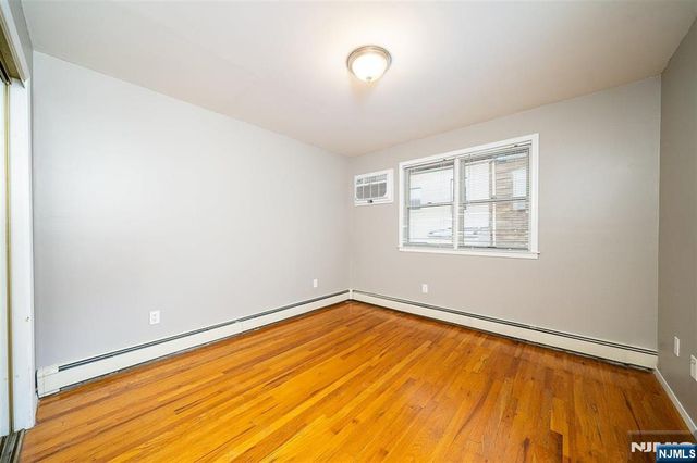 54 Chestnut Street, Weehawken, NJ 07086