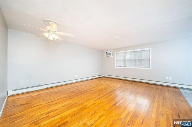 54 Chestnut Street, Weehawken, NJ 07086