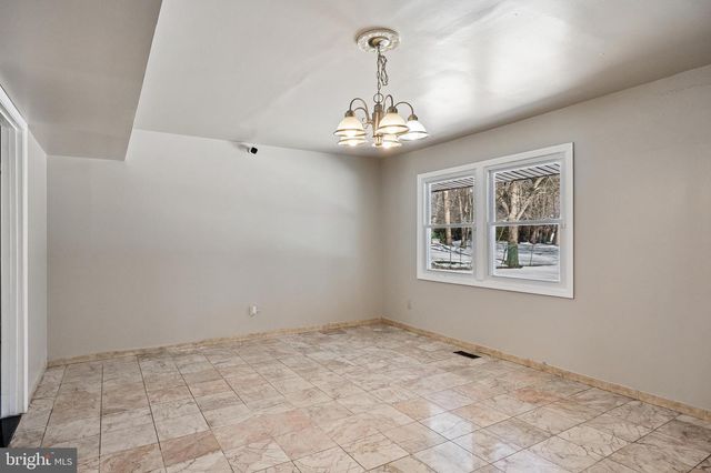 115 CRESTVIEW DR, Willingboro, NJ 08046