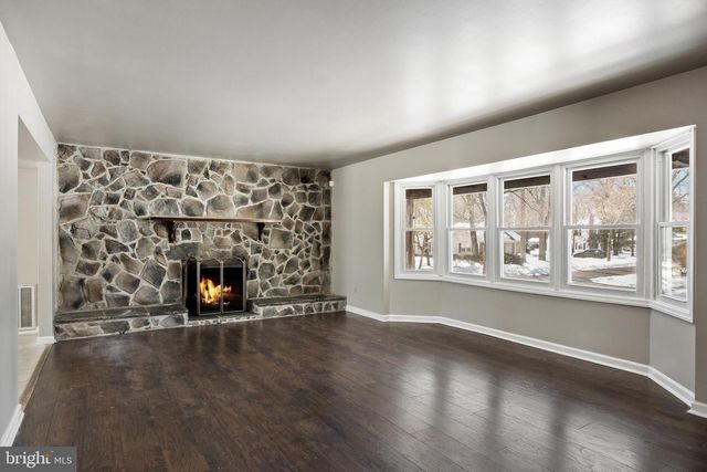 115 CRESTVIEW DR, Willingboro, NJ 08046