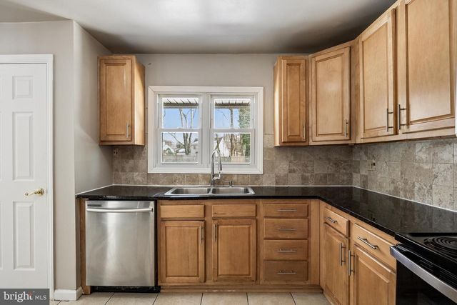 115 CRESTVIEW DR, Willingboro, NJ 08046