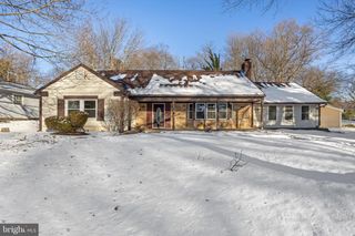 115 CRESTVIEW DR, Willingboro, NJ 08046