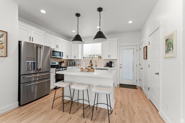 1022 W SHADOW BROOK LN, Lehi, UT 84048