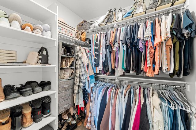 1022 W SHADOW BROOK LN, Lehi, UT 84048