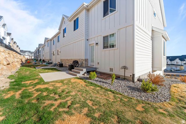 1022 W SHADOW BROOK LN, Lehi, UT 84048