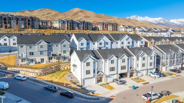 1022 W SHADOW BROOK LN, Lehi, UT 84048
