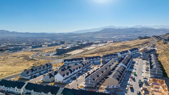 1022 W SHADOW BROOK LN, Lehi, UT 84048