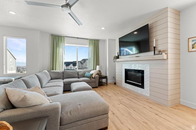 1022 W SHADOW BROOK LN, Lehi, UT 84048