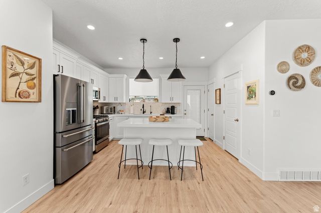 1022 W SHADOW BROOK LN, Lehi, UT 84048