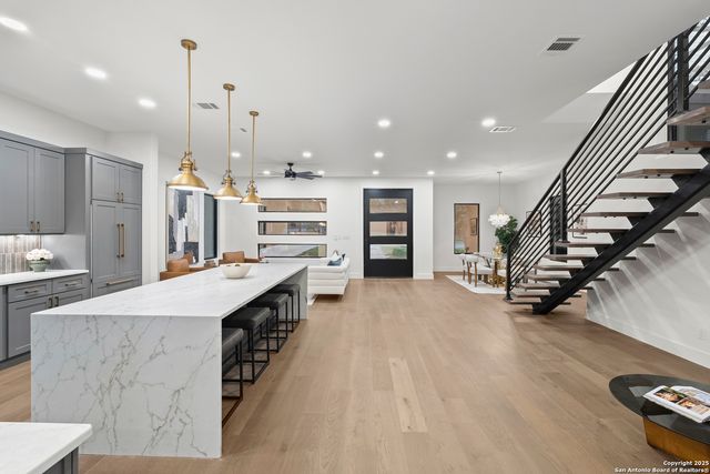 434 College Blvd, Alamo Heights, TX 78209