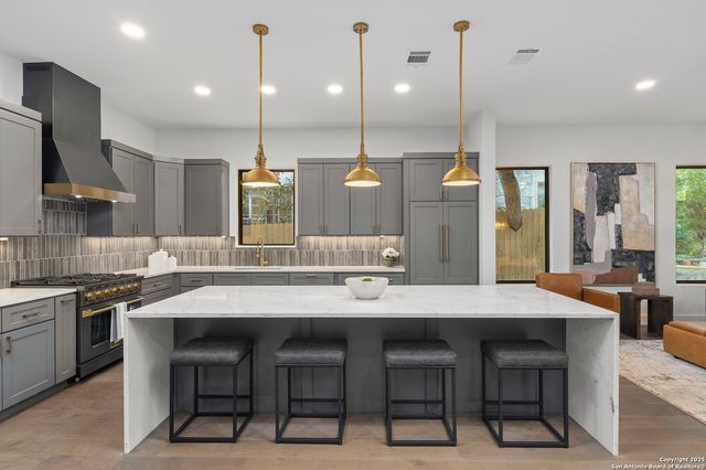 434 College Blvd, Alamo Heights, TX 78209