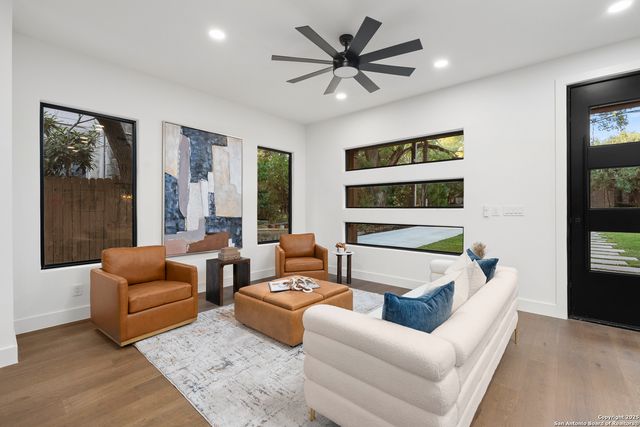434 College Blvd, Alamo Heights, TX 78209