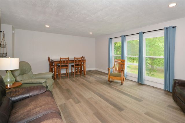 12511 S 18th Street, Vicksburg, MI 49097