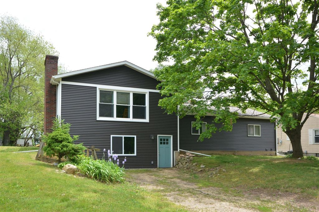 12511 S 18th Street, Vicksburg, MI 49097