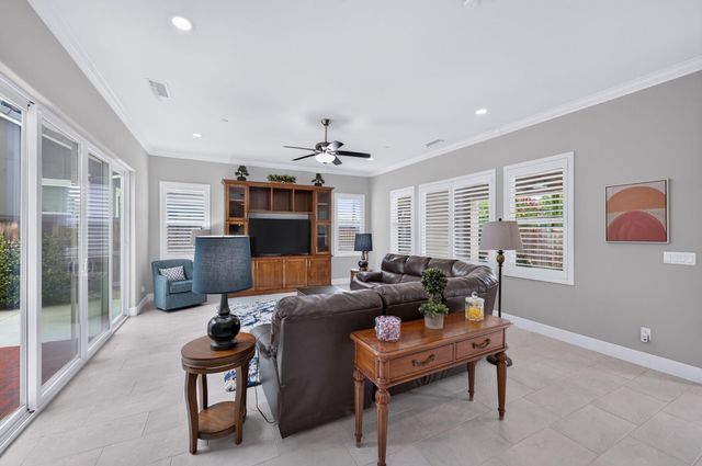768 Overstone Avenue, Madera, CA 93636