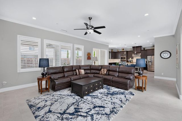 768 Overstone Avenue, Madera, CA 93636