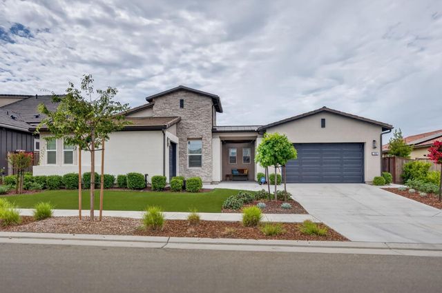 768 Overstone Avenue, Madera, CA 93636