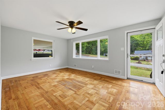 88 36th Street NW, Hickory, NC 28601