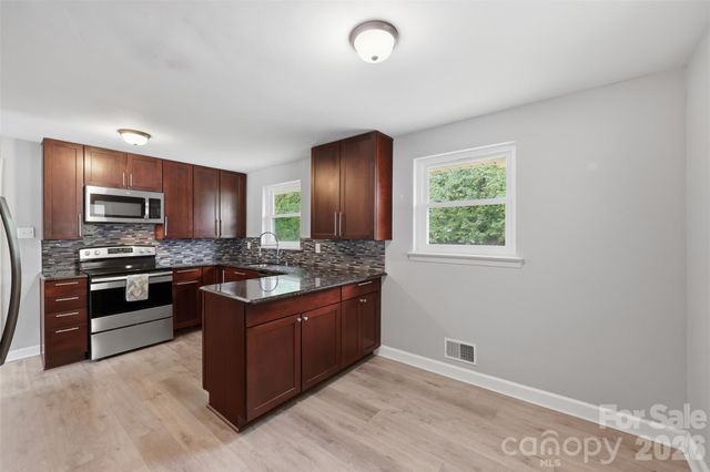 88 36th Street NW, Hickory, NC 28601
