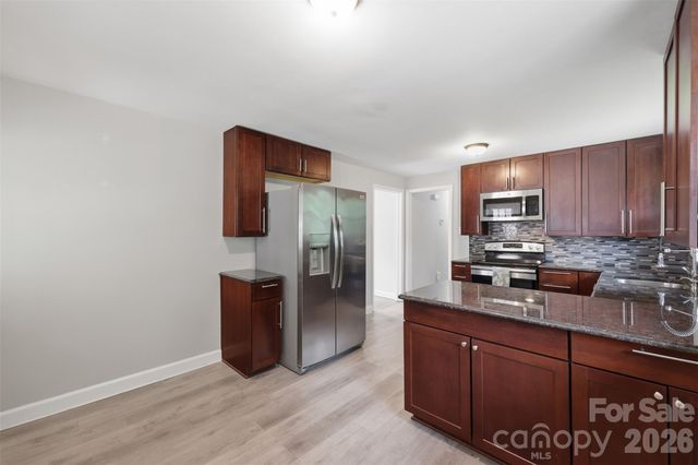 88 36th Street NW, Hickory, NC 28601