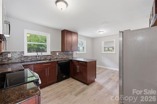 88 36th Street NW, Hickory, NC 28601