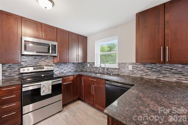 88 36th Street NW, Hickory, NC 28601