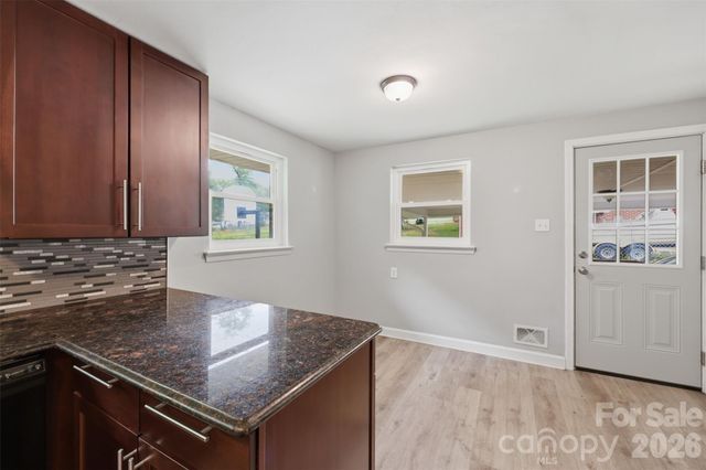 88 36th Street NW, Hickory, NC 28601
