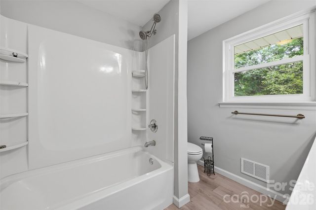 88 36th Street NW, Hickory, NC 28601