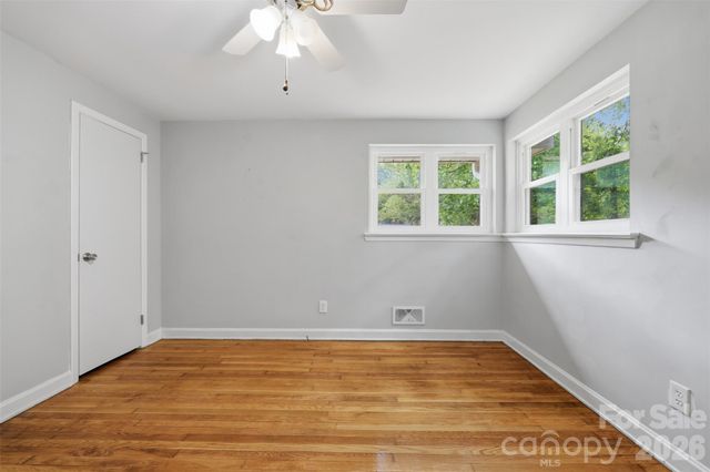 88 36th Street NW, Hickory, NC 28601