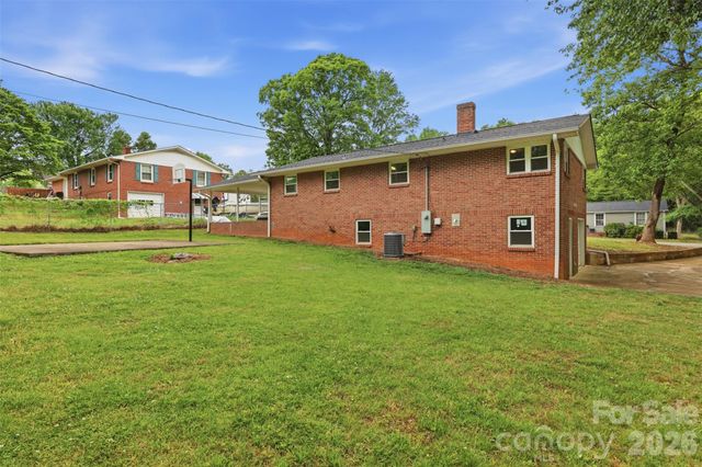 88 36th Street NW, Hickory, NC 28601
