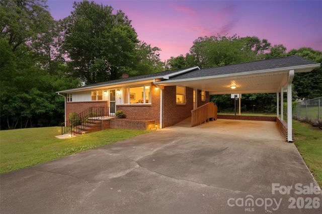 88 36th Street NW, Hickory, NC 28601
