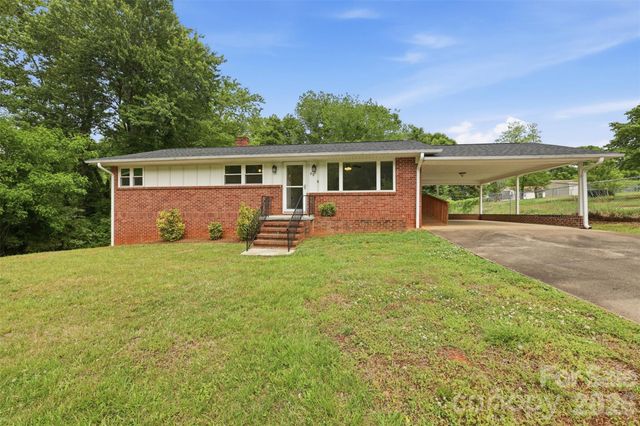 88 36th Street NW, Hickory, NC 28601