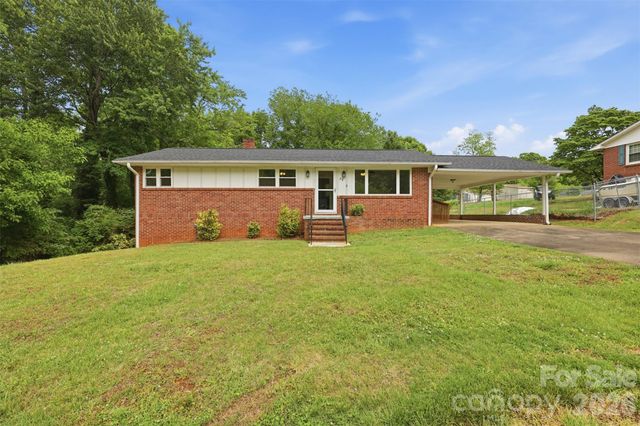 88 36th Street NW, Hickory, NC 28601