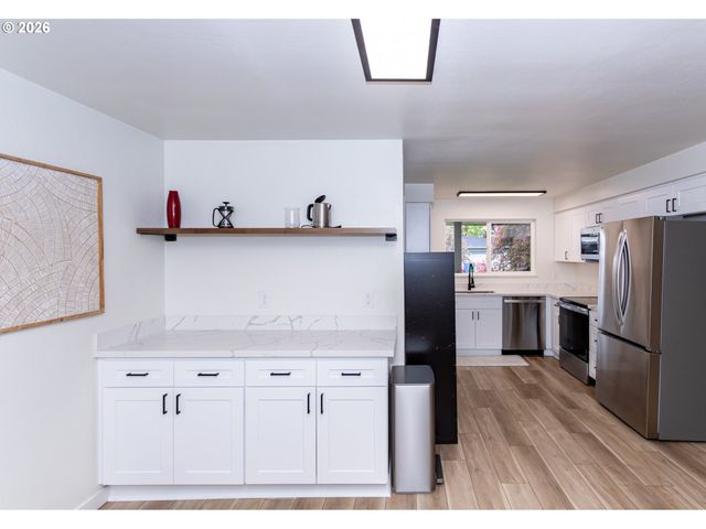 675 HUGHES St, Eugene, OR 97402