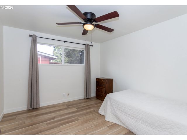 675 HUGHES St, Eugene, OR 97402