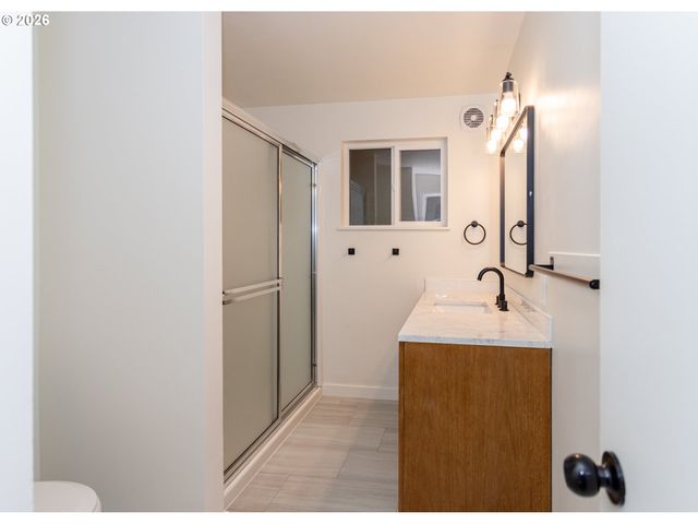 675 HUGHES St, Eugene, OR 97402