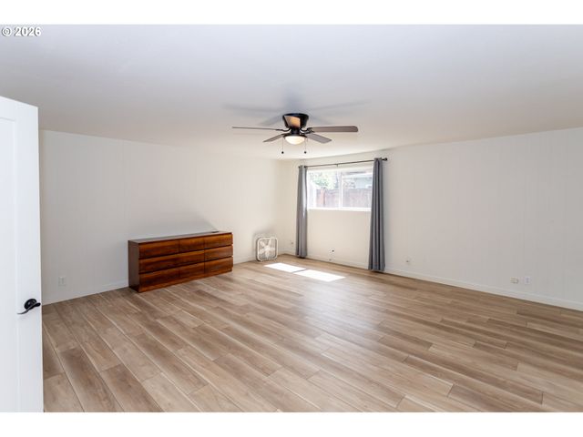 675 HUGHES St, Eugene, OR 97402