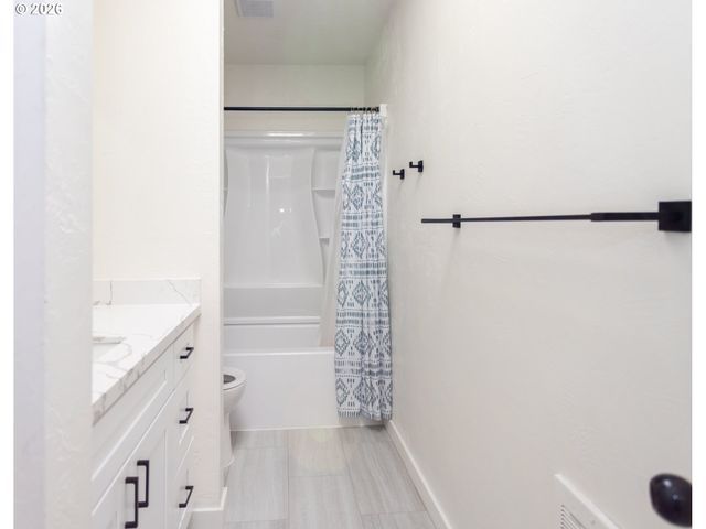 675 HUGHES St, Eugene, OR 97402