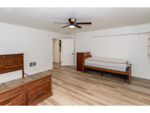 675 HUGHES St, Eugene, OR 97402