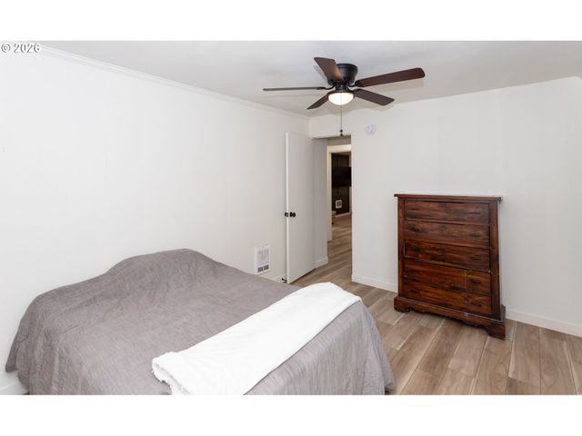 675 HUGHES St, Eugene, OR 97402